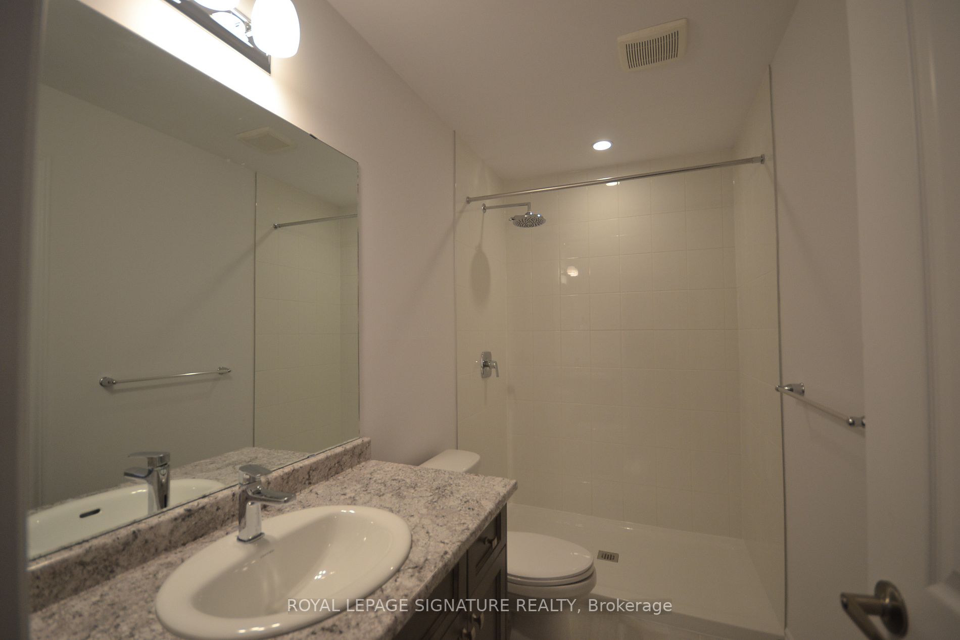 61 Soho St, #137