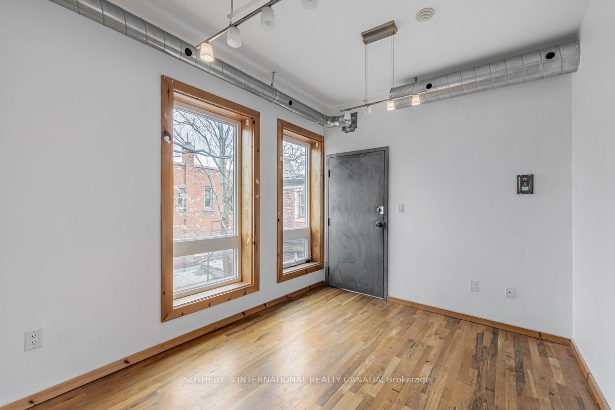 193-197 James St N, #320