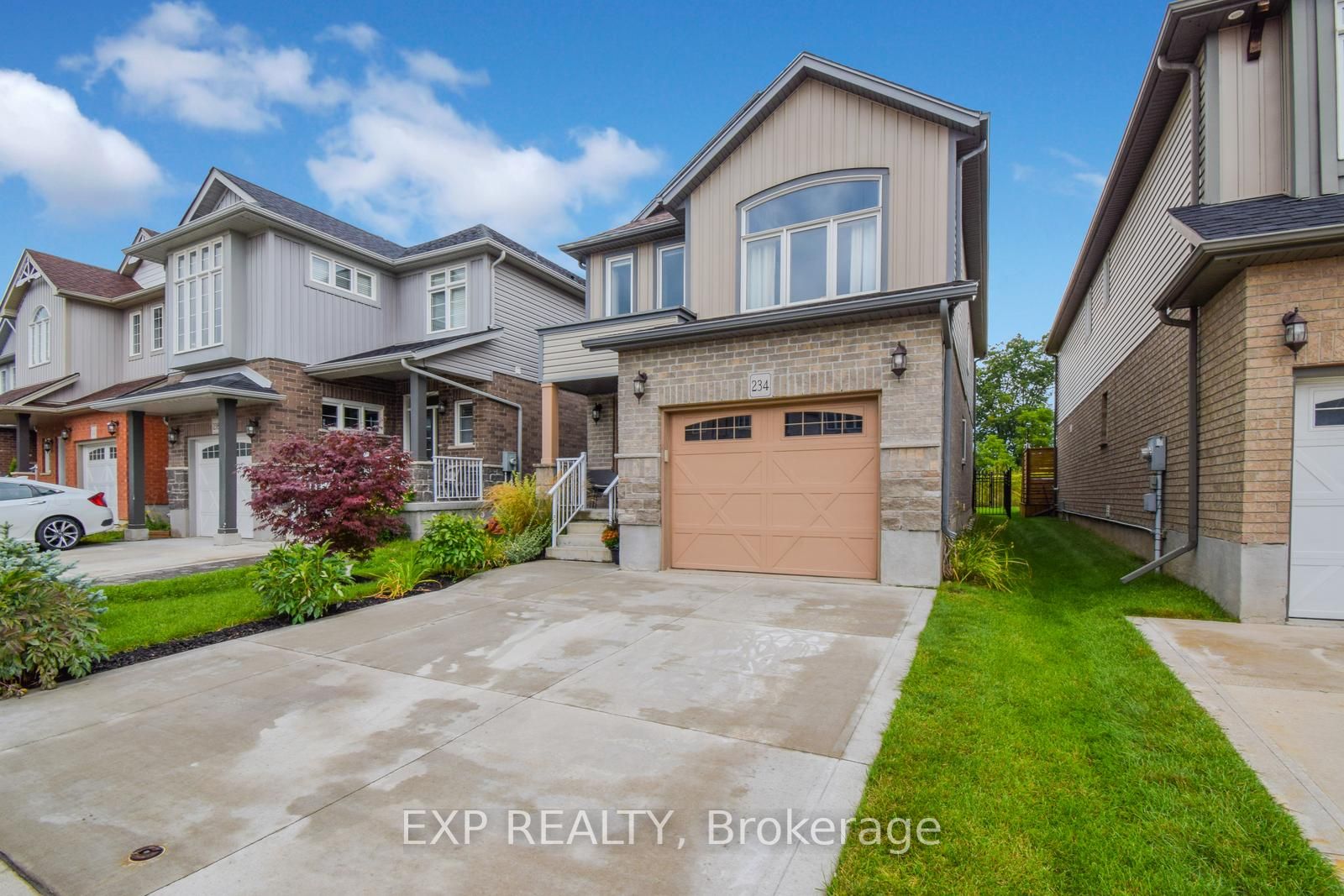 234 Moorlands Cres