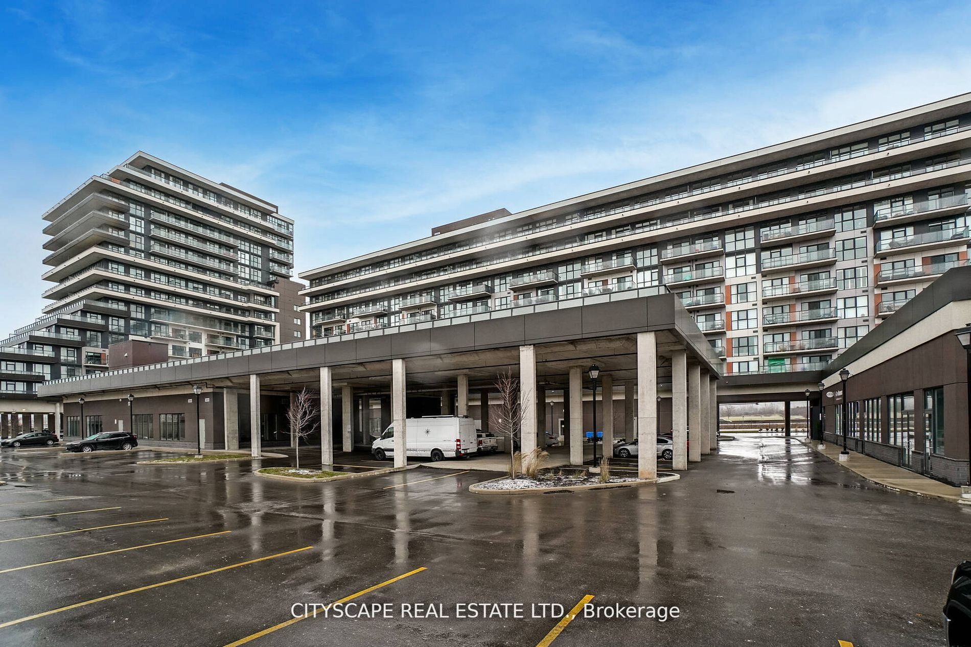560 North Service Rd, #802