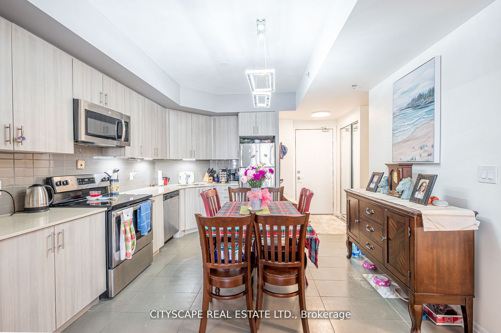 560 North Service Rd, #802