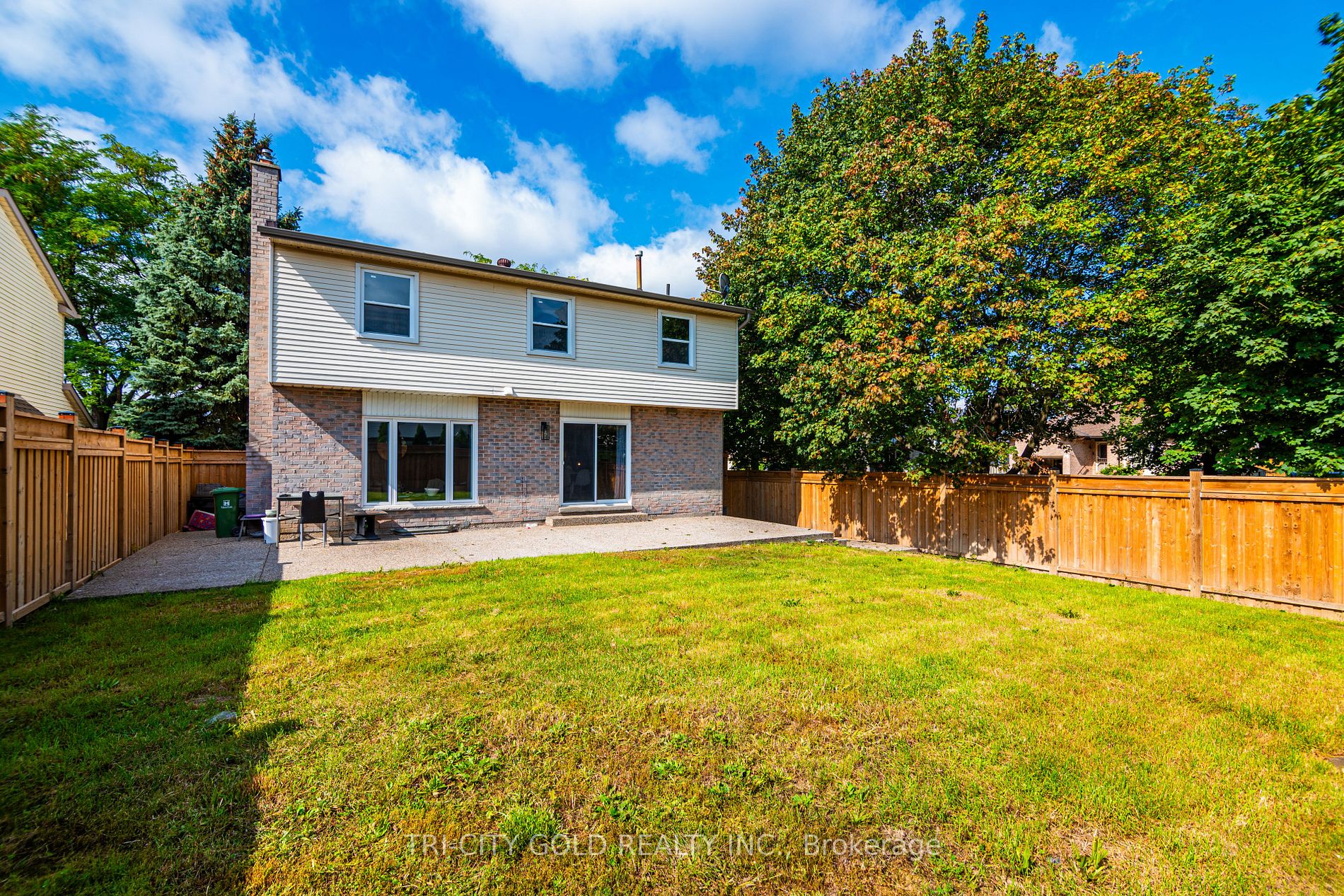 69 Dalton Cres