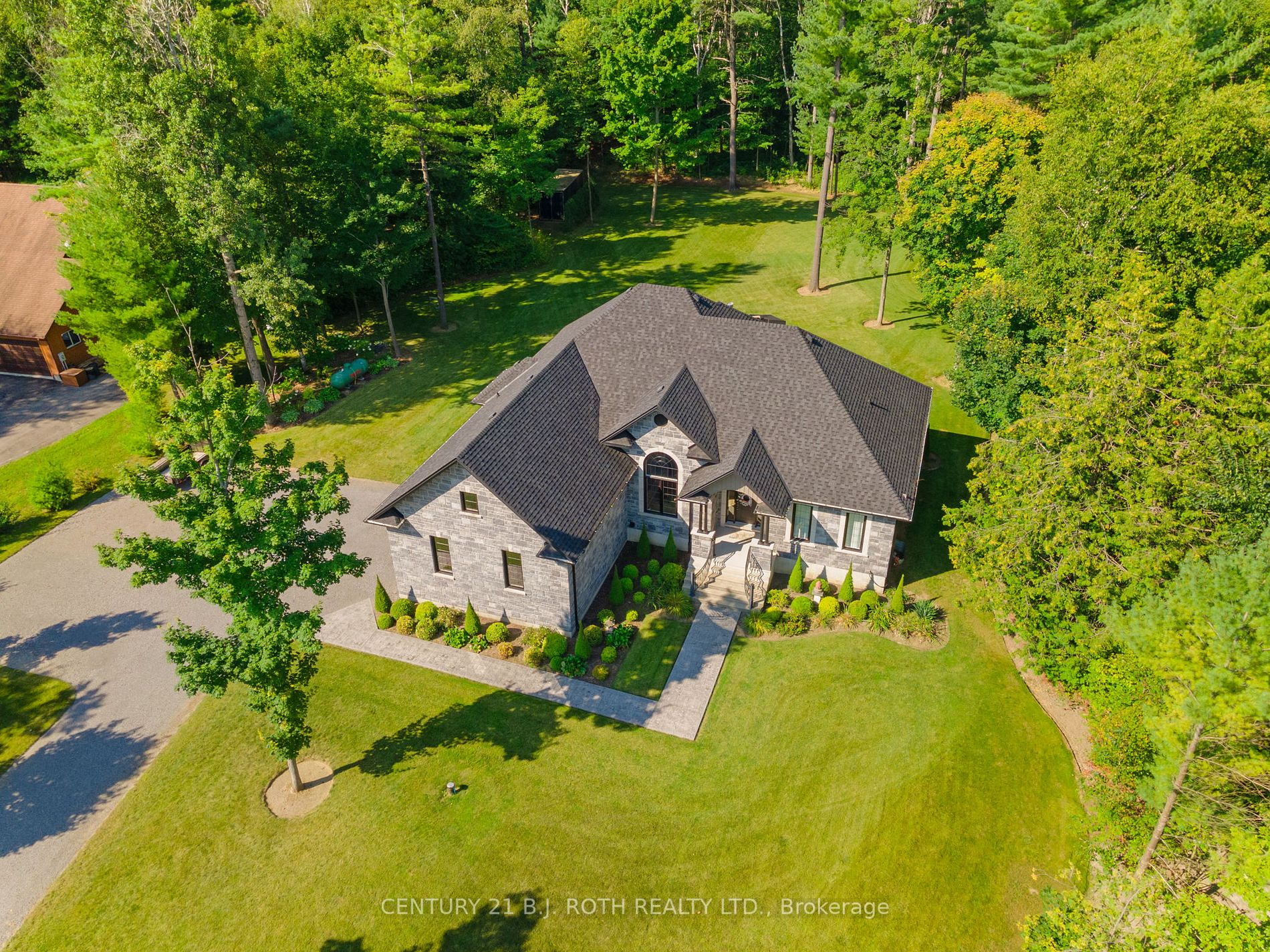 231 Wright Cres