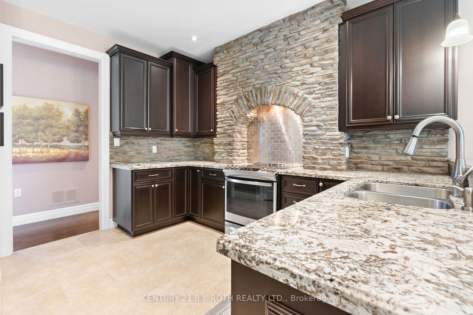 231 Wright Cres
