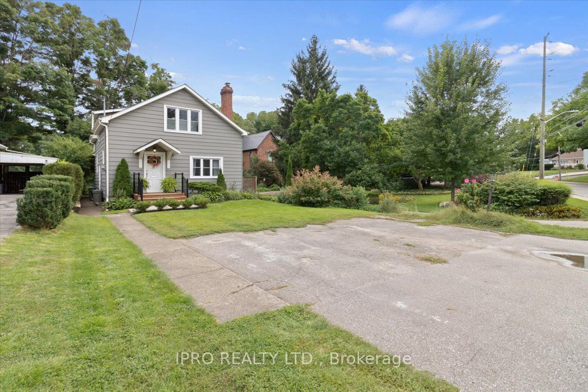 71 Creighton Rd