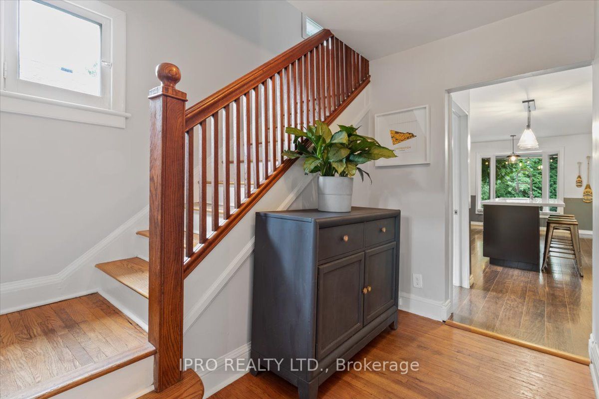 71 Creighton Rd