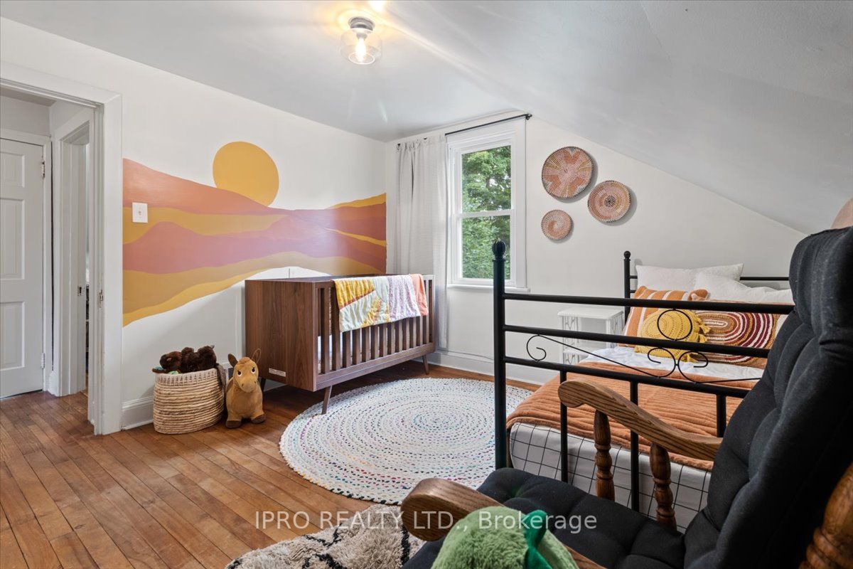 71 Creighton Rd