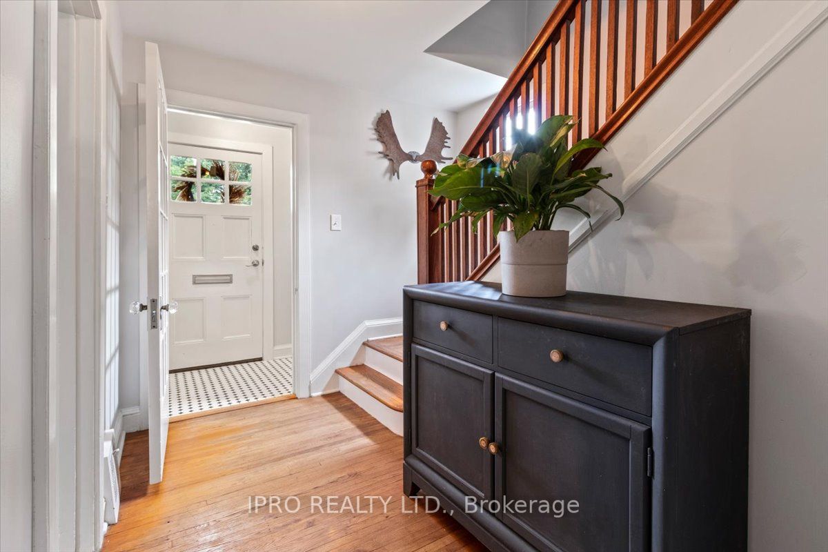 71 Creighton Rd