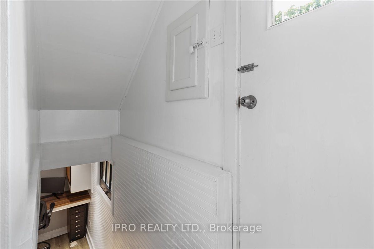 71 Creighton Rd