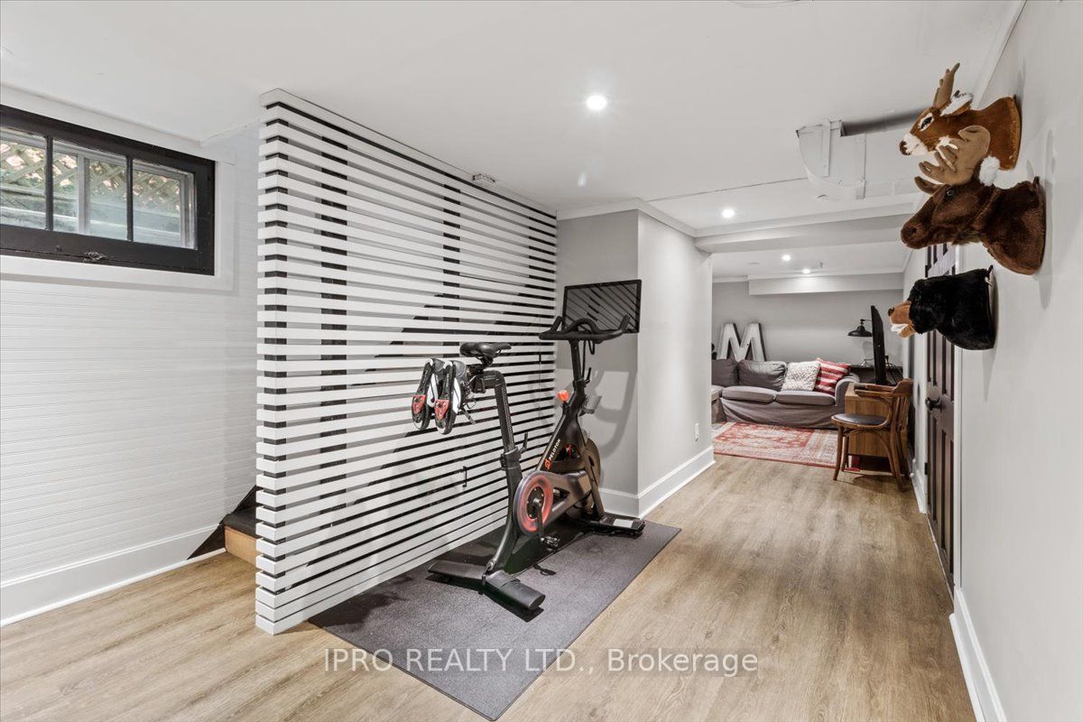 71 Creighton Rd