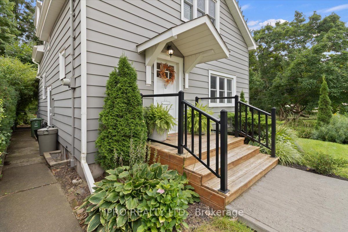 71 Creighton Rd