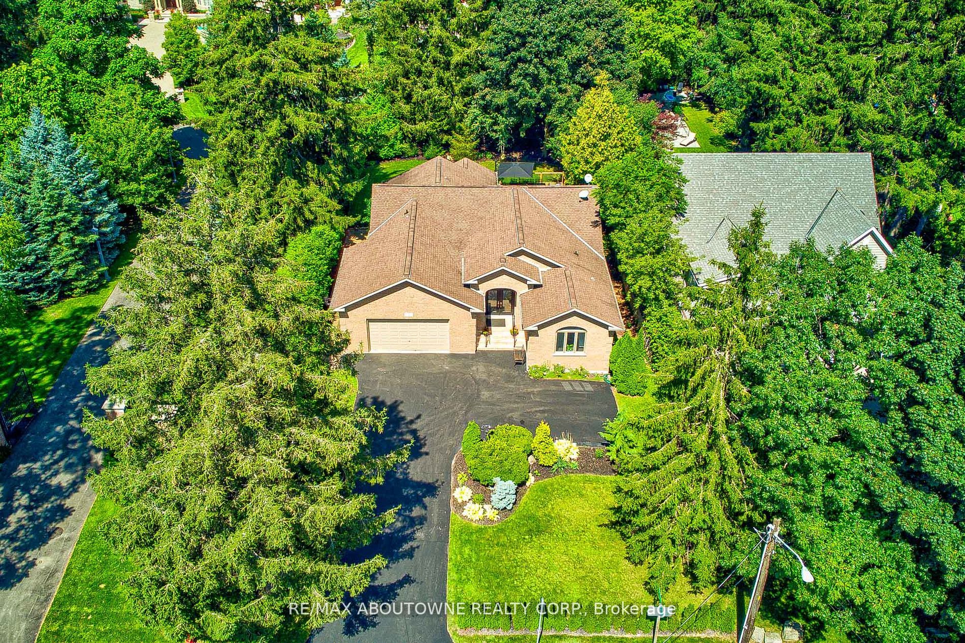 3 Jerseyville Rd W