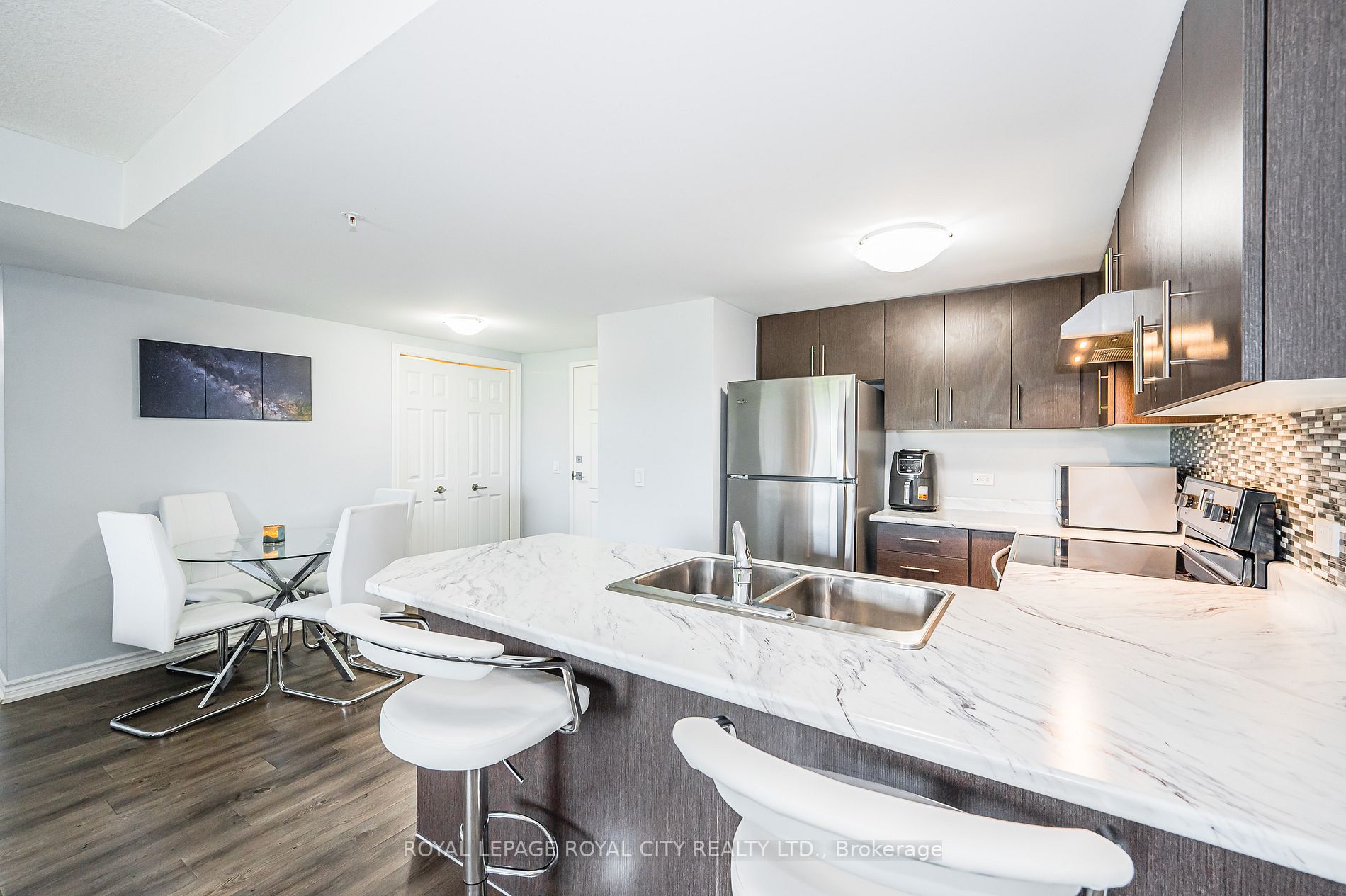 7 Kay Crescent, #208
