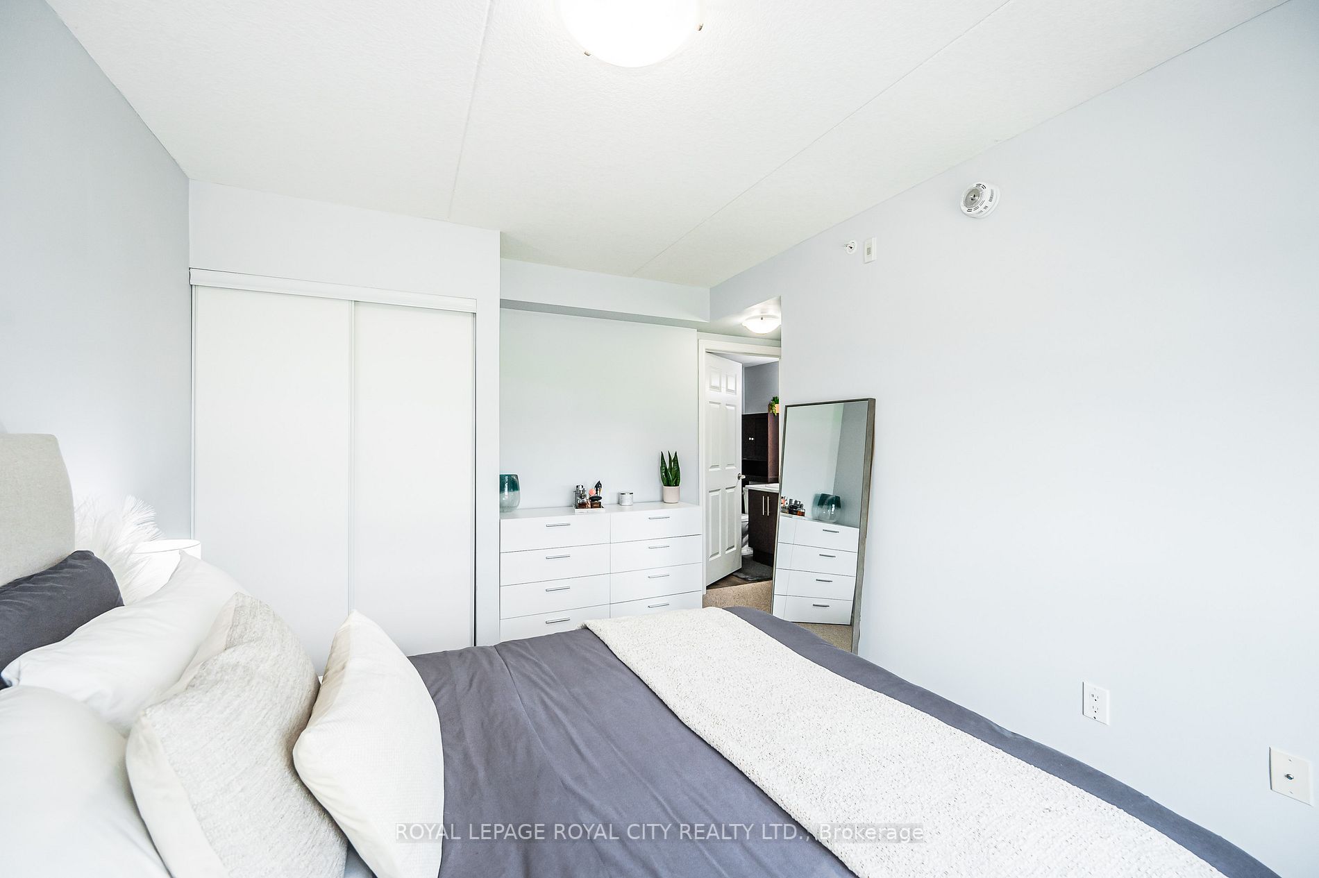 7 Kay Crescent, #208
