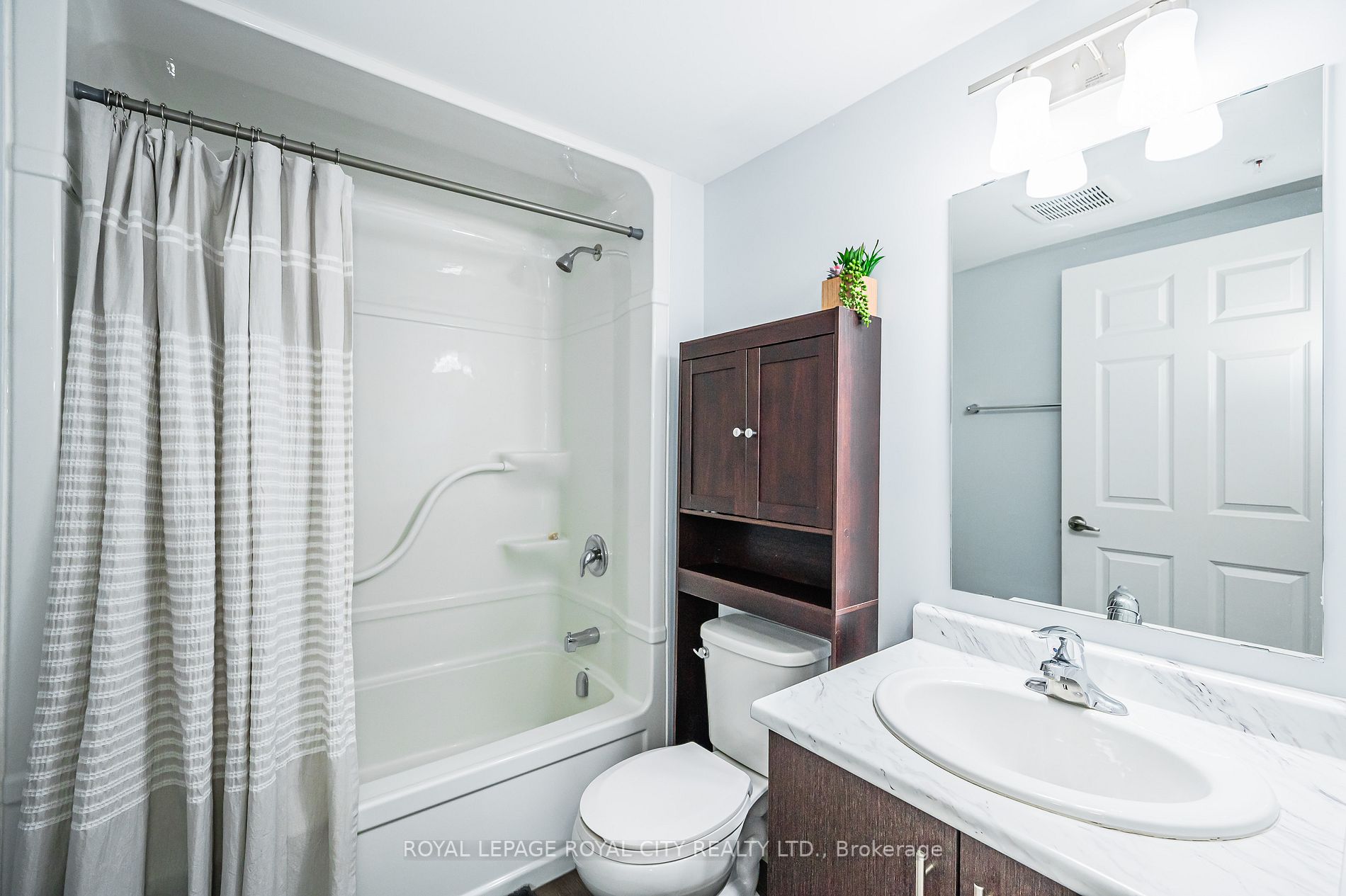 7 Kay Crescent, #208