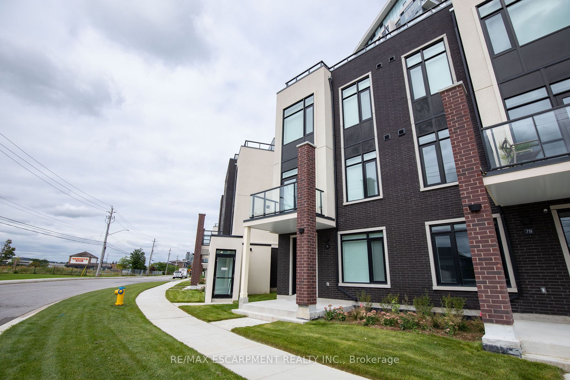 10 Windward Dr, #76