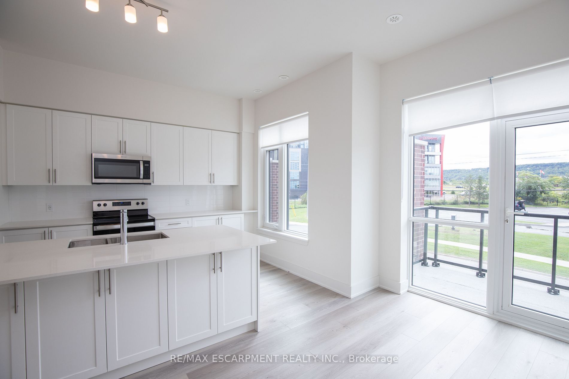 10 Windward Dr, #76