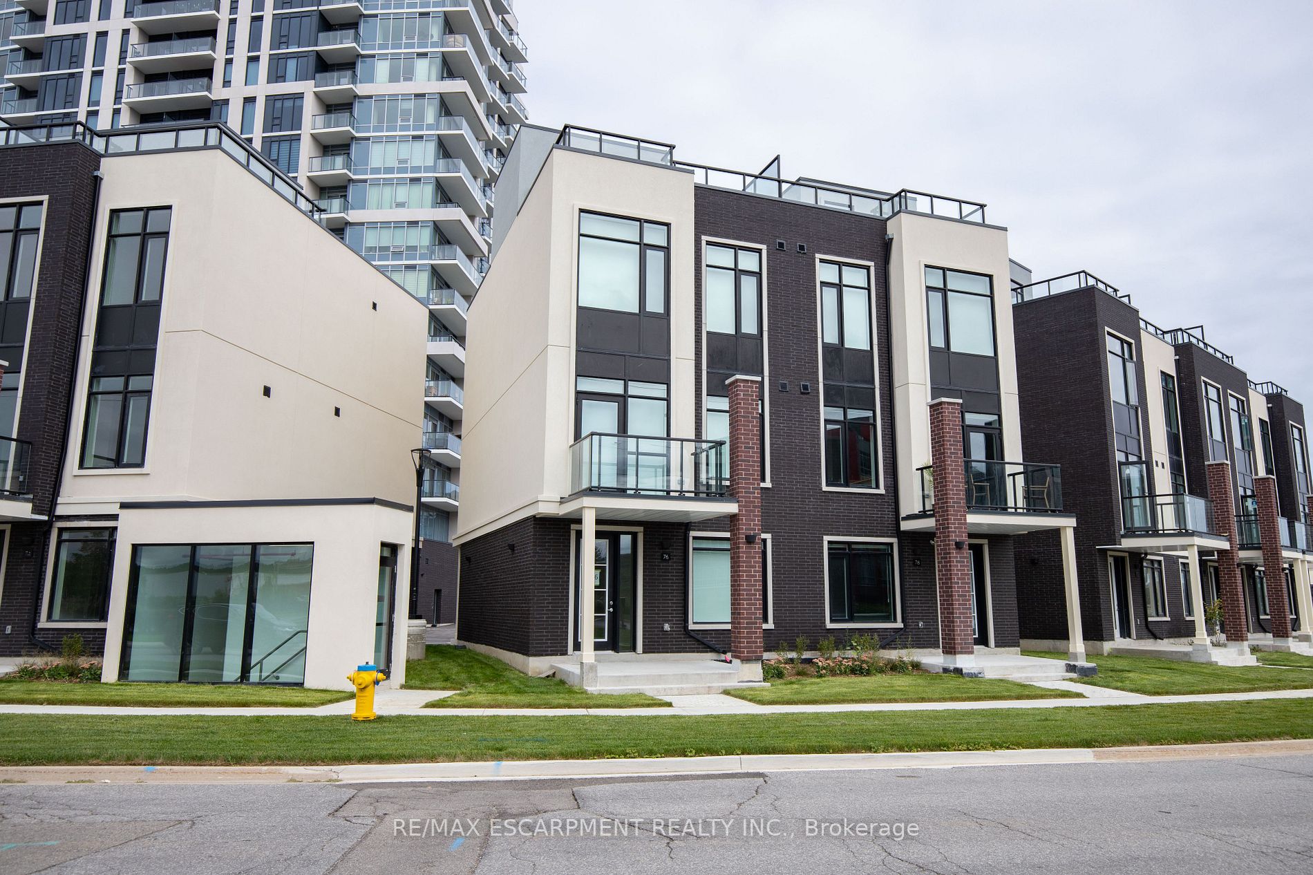 10 Windward Dr, #76