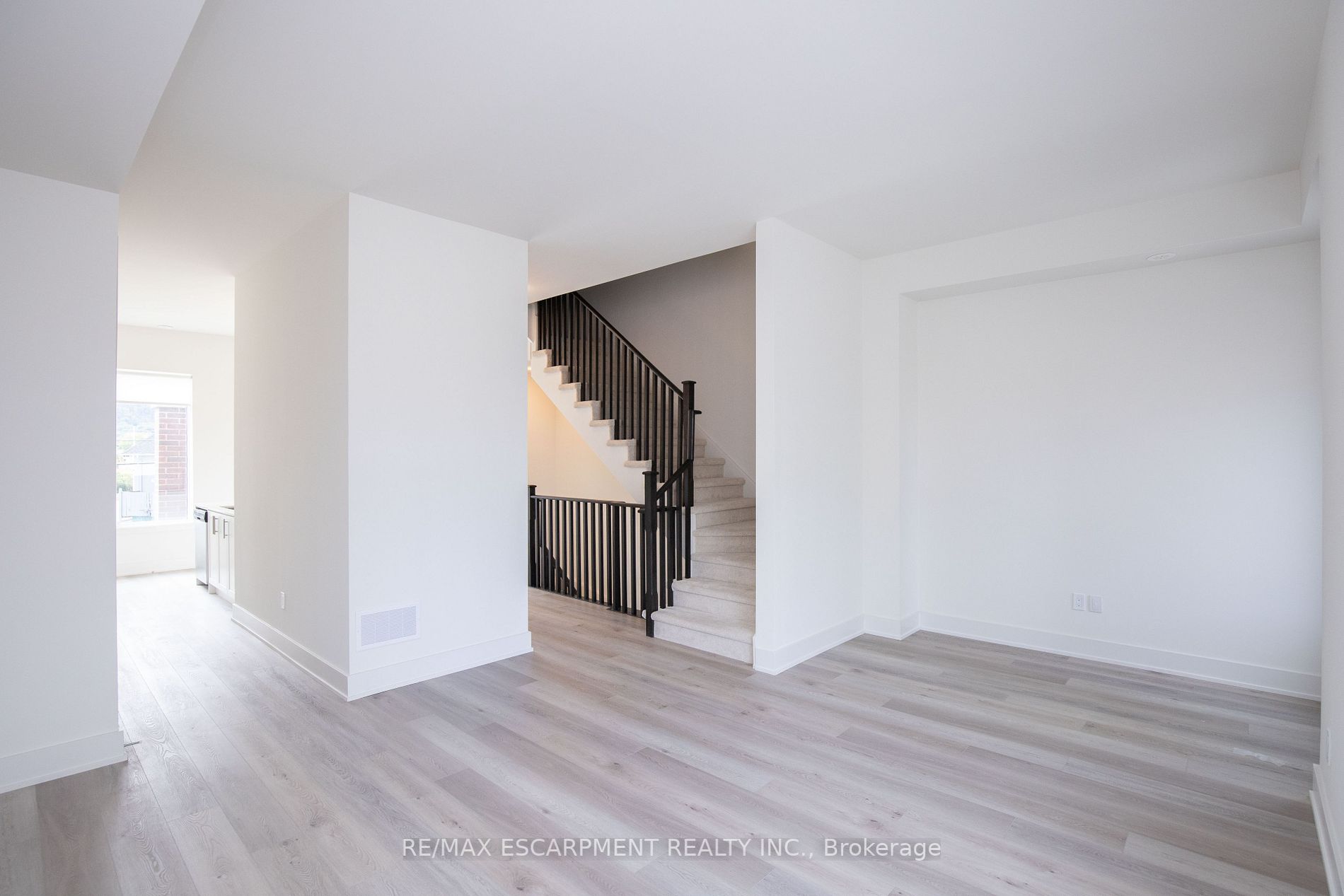 10 Windward Dr, #76