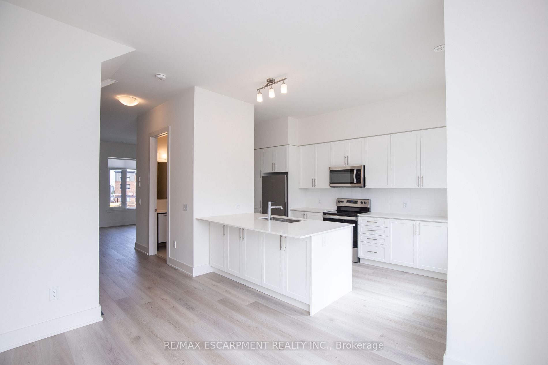 10 Windward Dr, #76