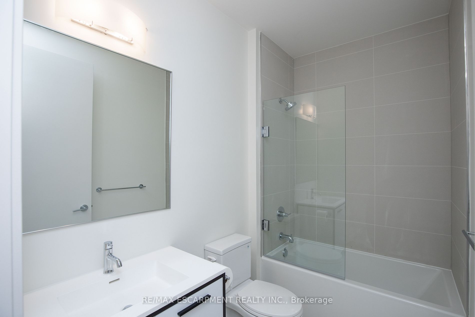 10 Windward Dr, #76