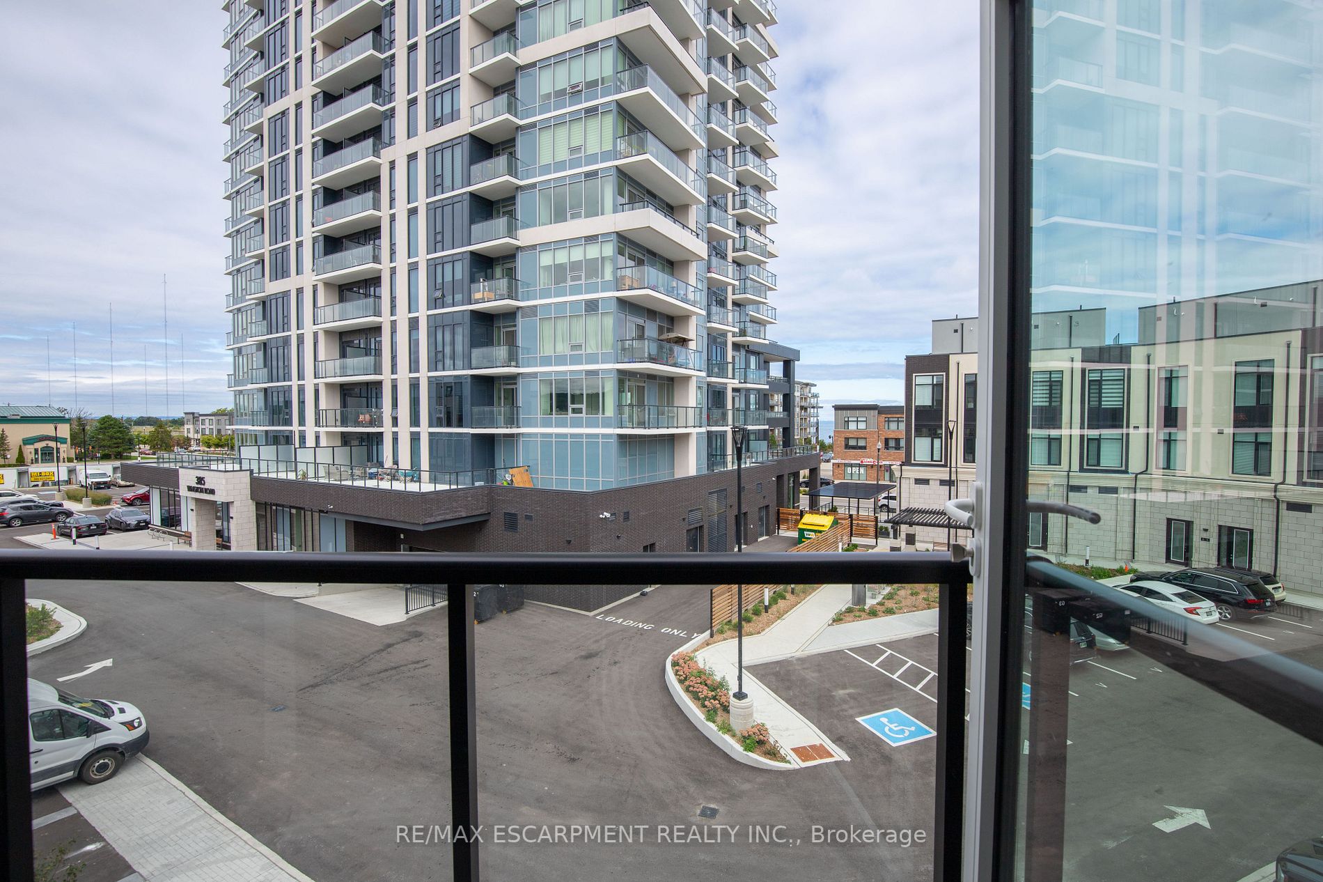 10 Windward Dr, #76