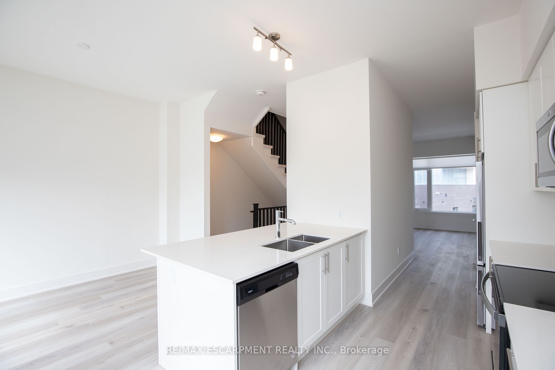 10 Windward Dr, #76