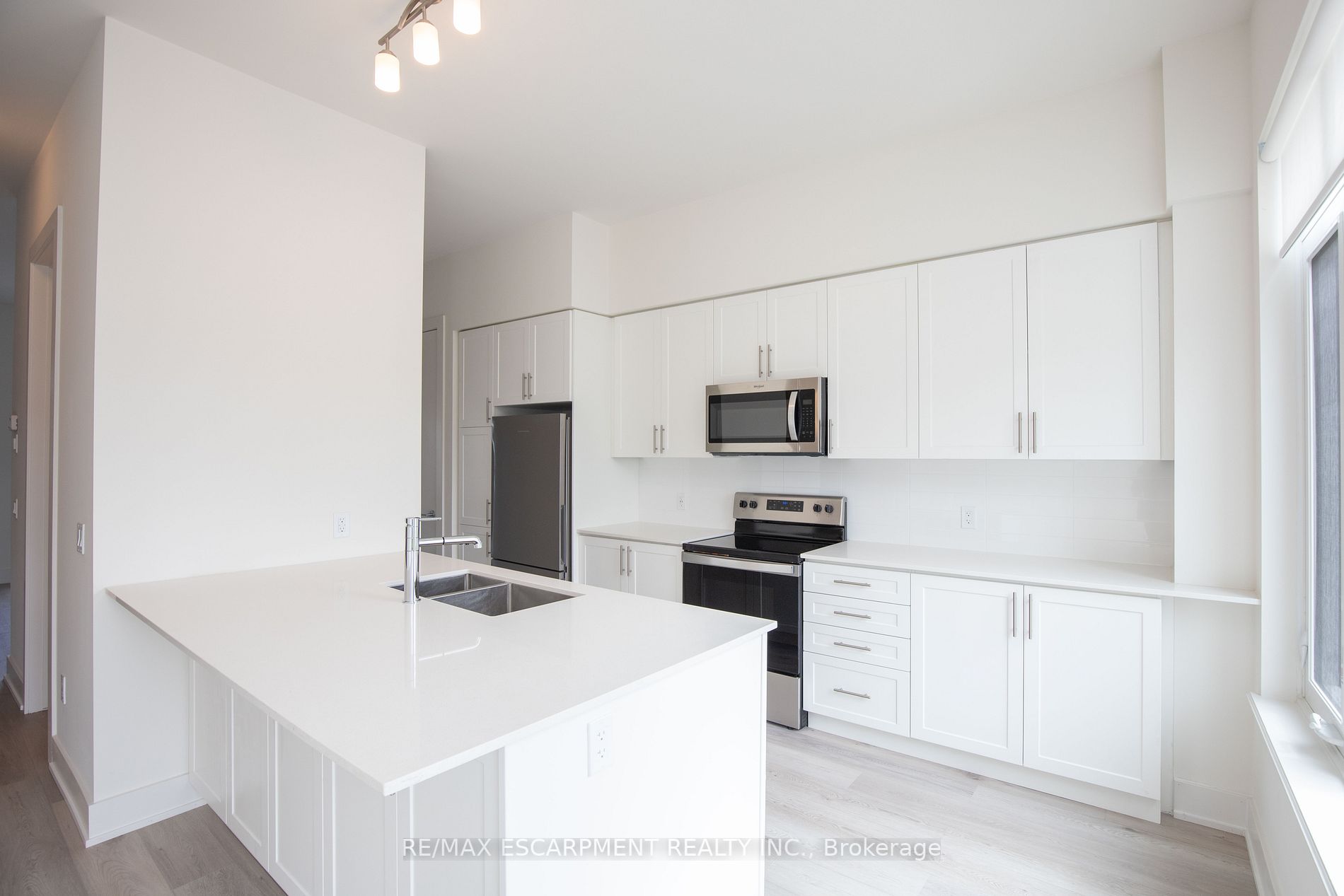 10 Windward Dr, #76