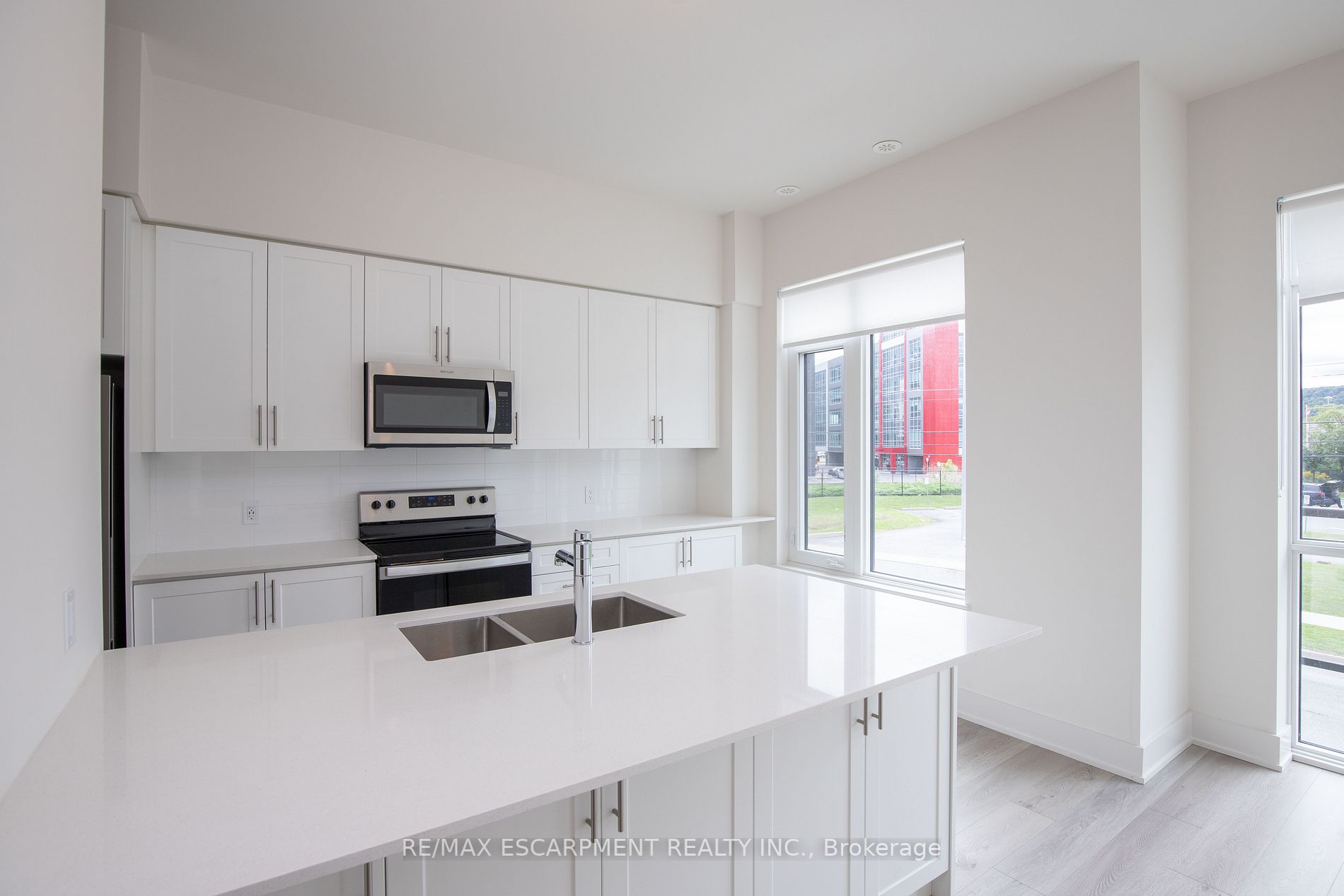 10 Windward Dr, #76
