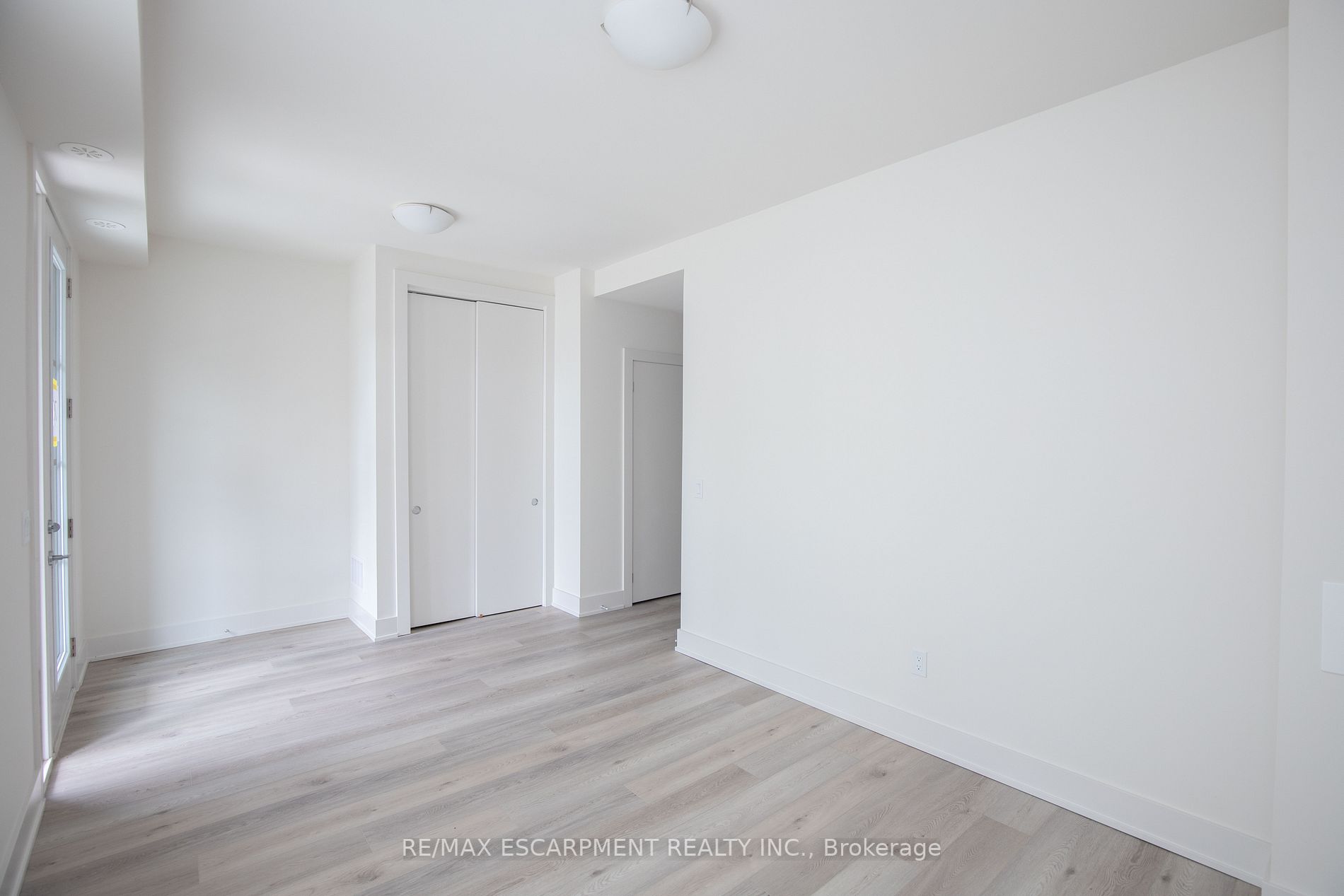 10 Windward Dr, #76
