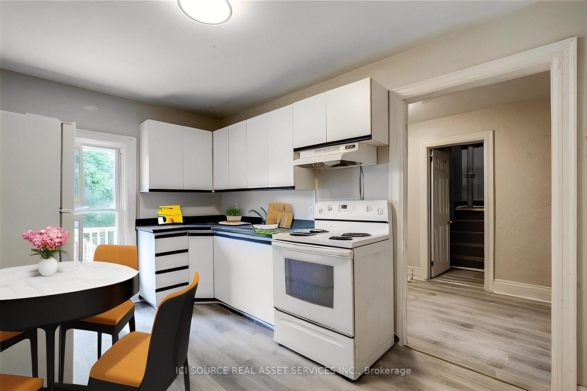 16 EASTBOURNE Avenue, #Upper