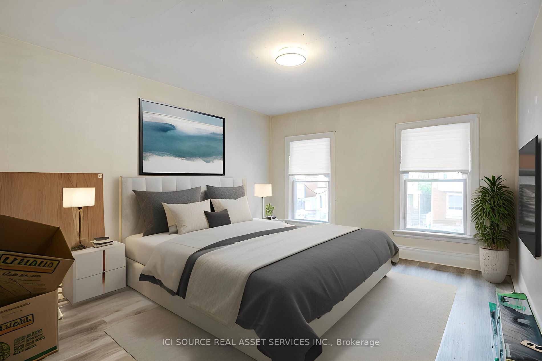 16 EASTBOURNE Avenue, #Upper