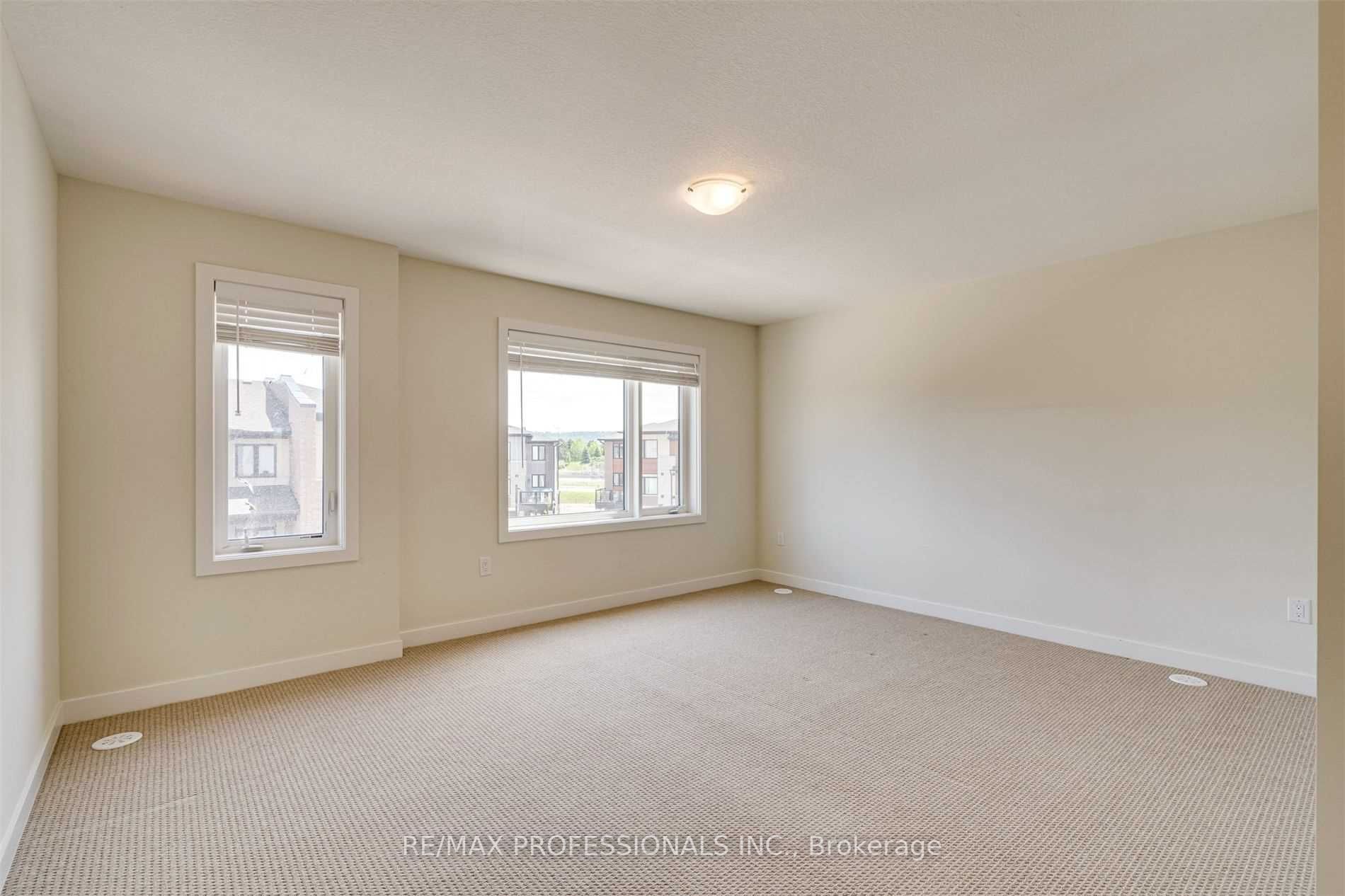 590 North Service Rd, #31