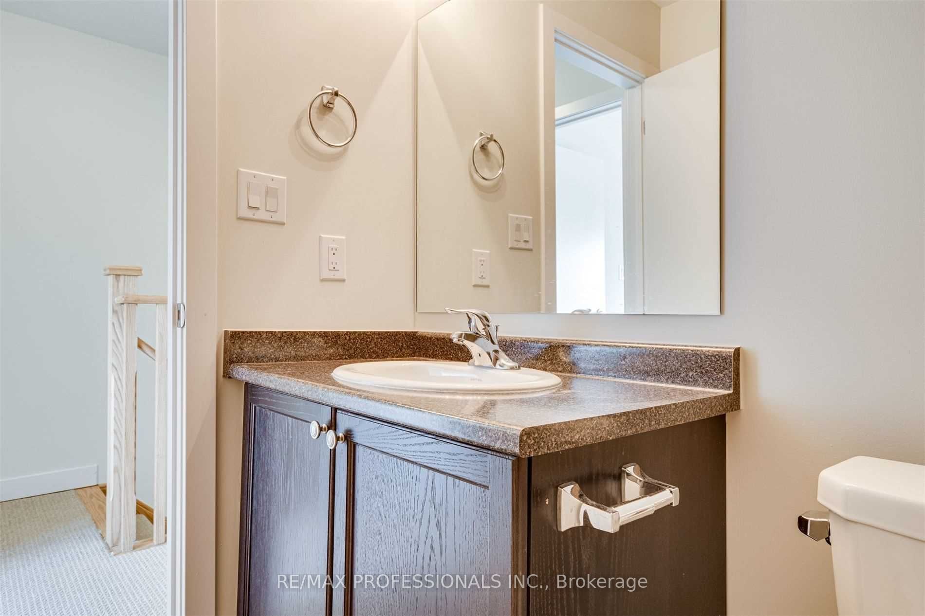 590 North Service Rd, #31