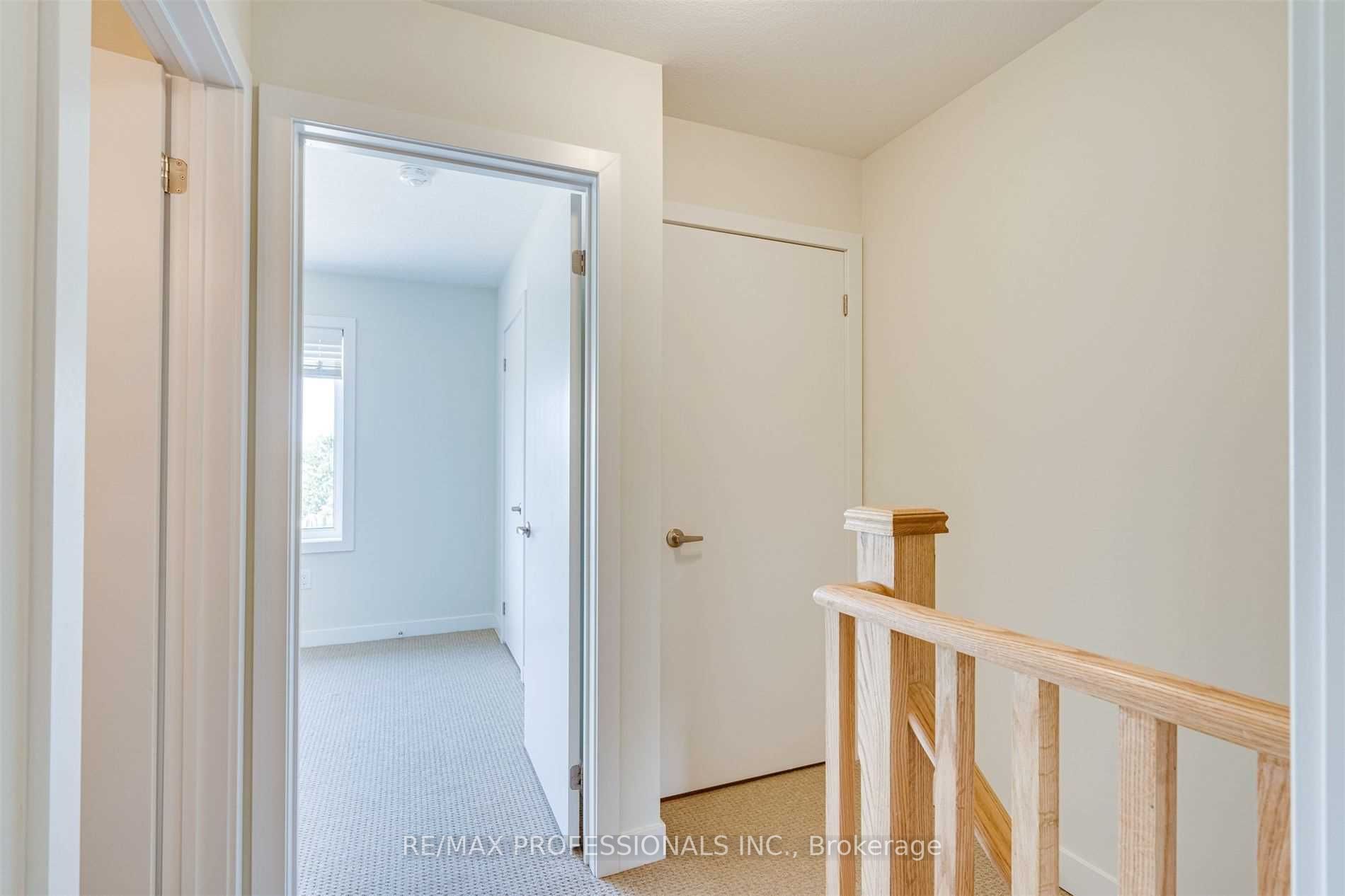 590 North Service Rd, #31