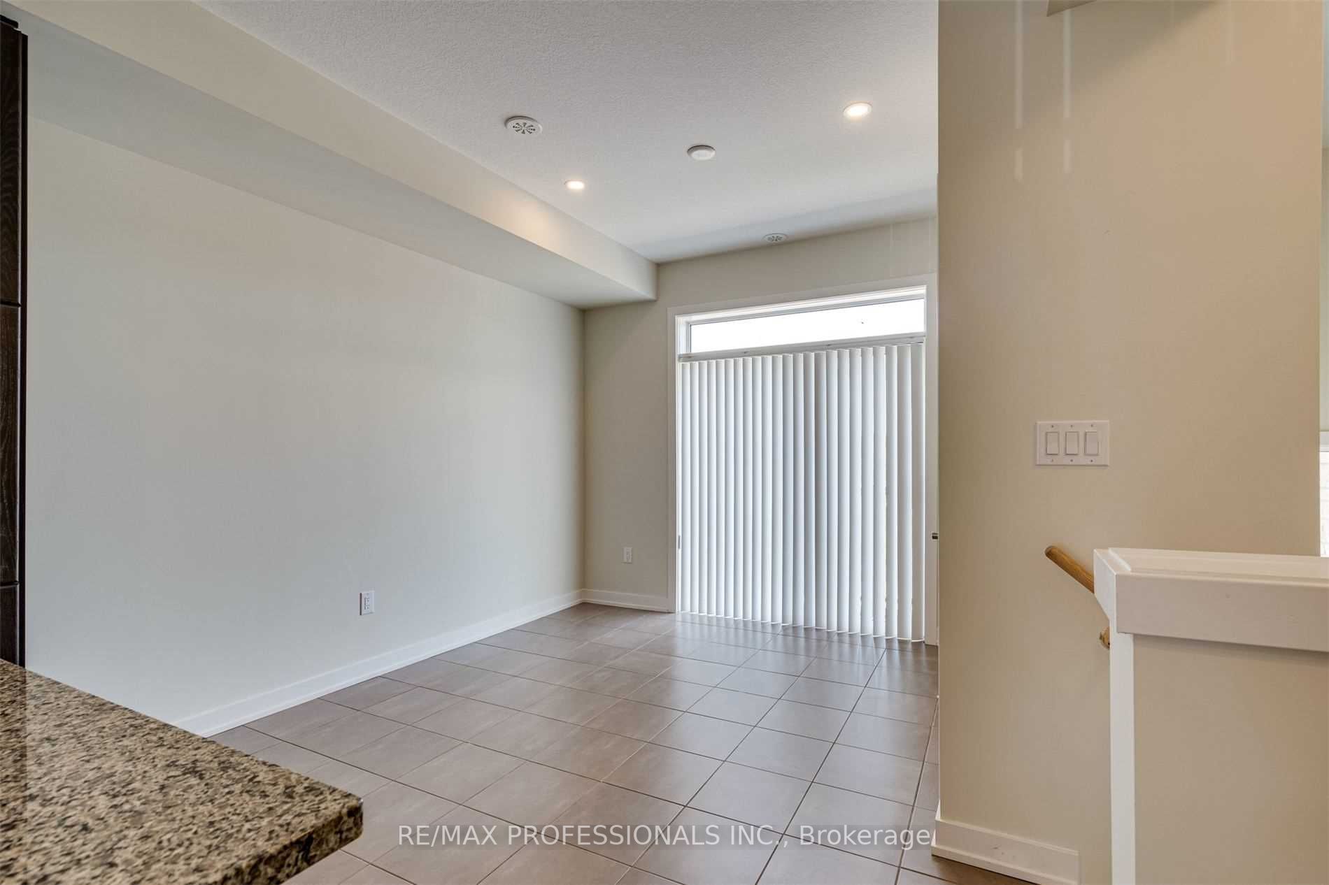 590 North Service Rd, #31