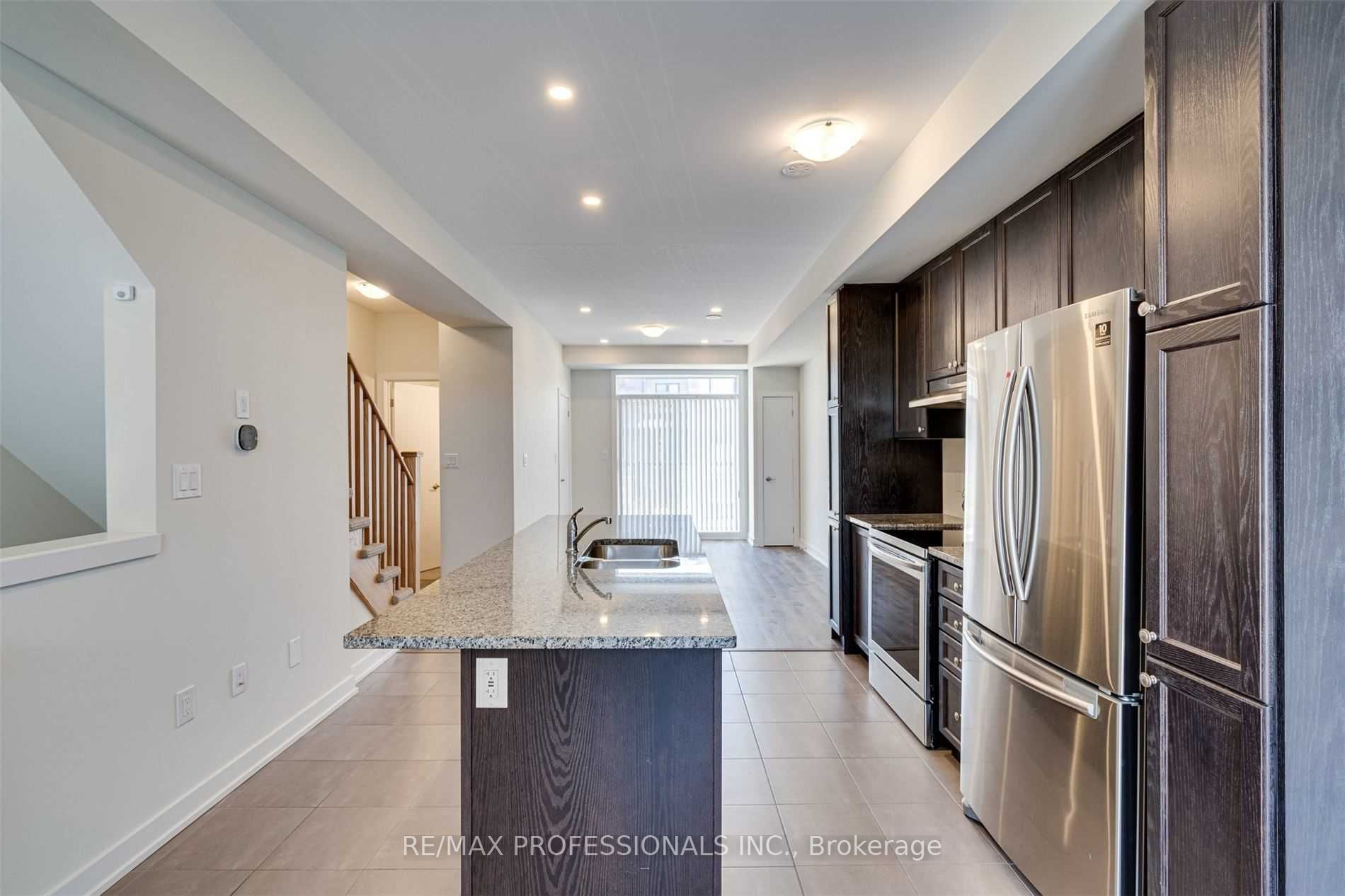 590 North Service Rd, #31