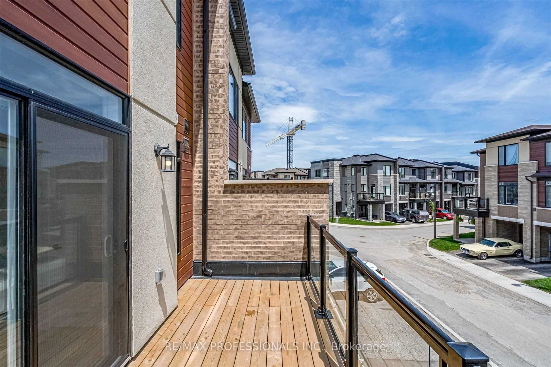 590 North Service Rd, #31