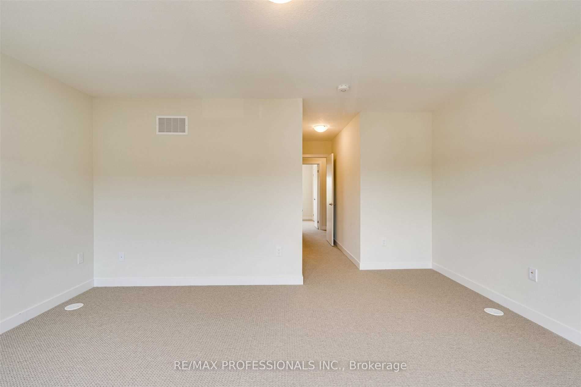 590 North Service Rd, #31