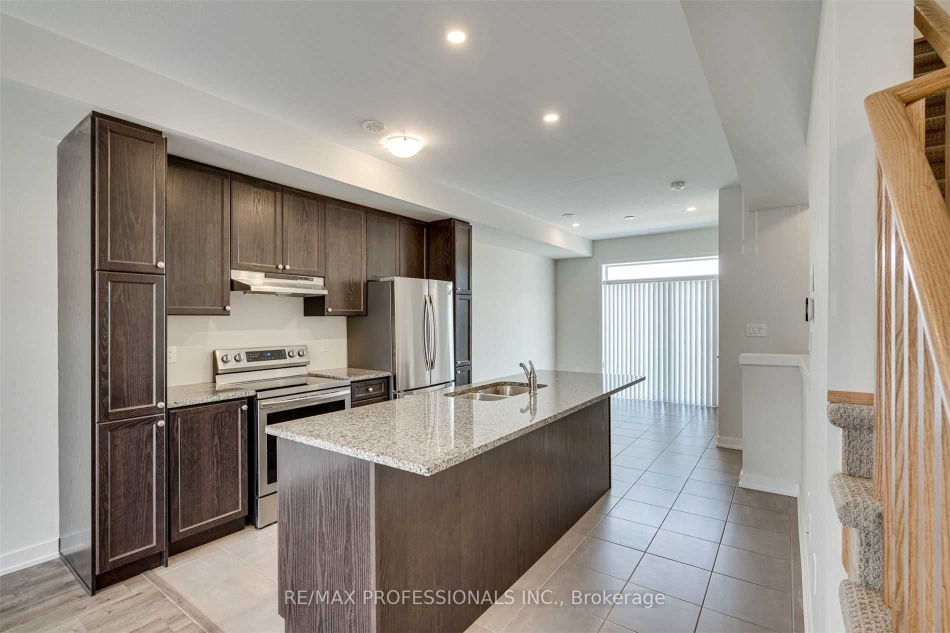 590 North Service Rd, #31