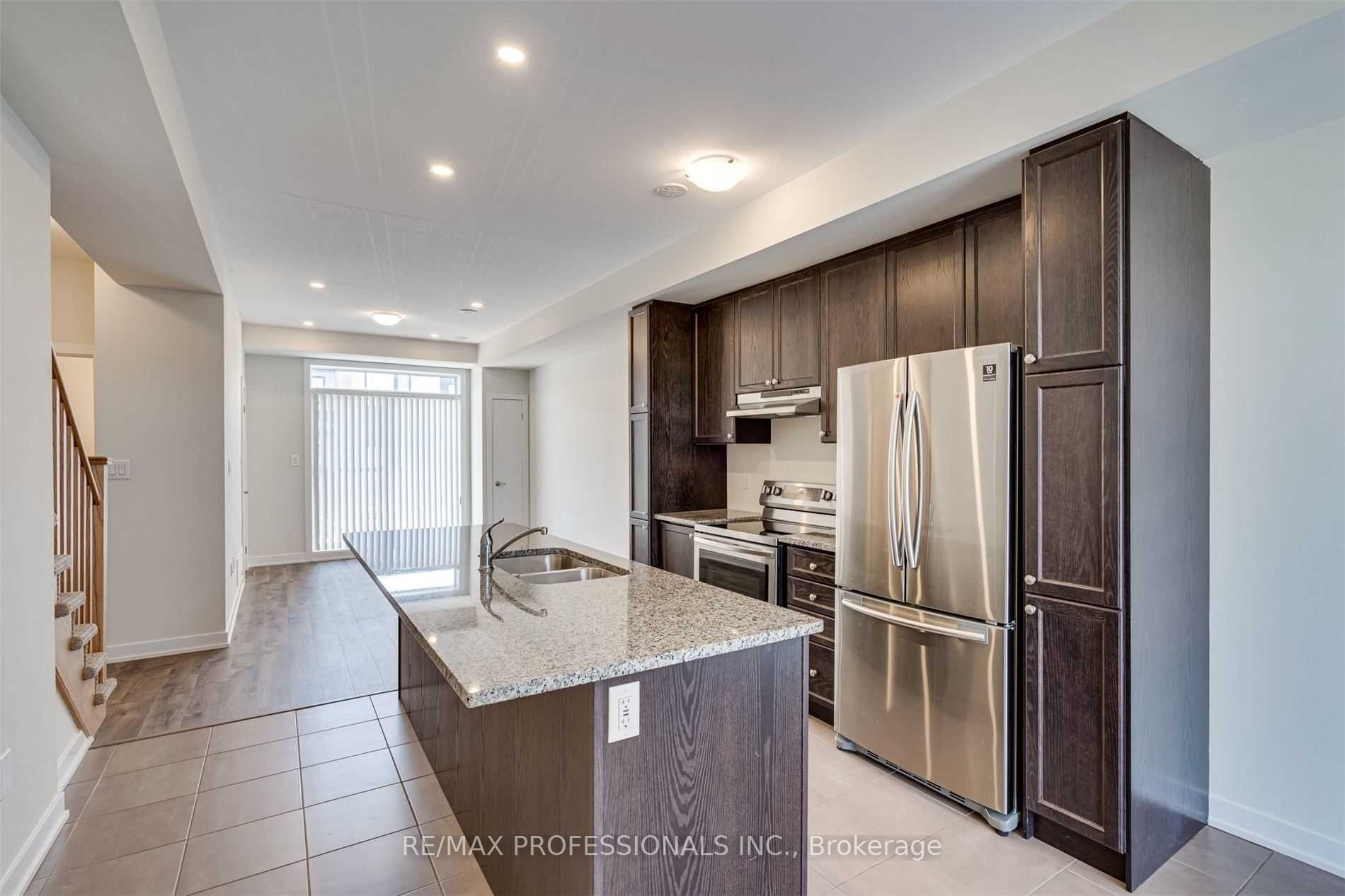 590 North Service Rd, #31