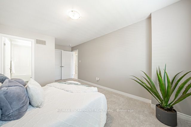184 WESTBANK Trail