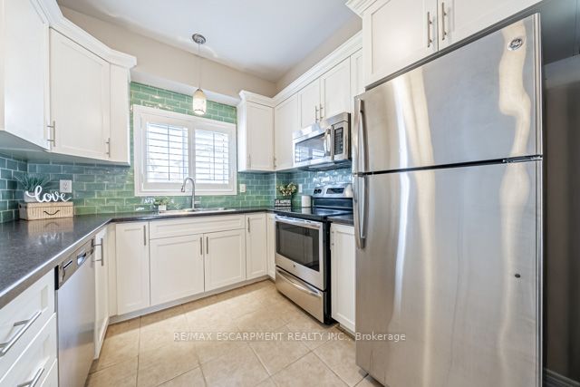 184 WESTBANK Trail