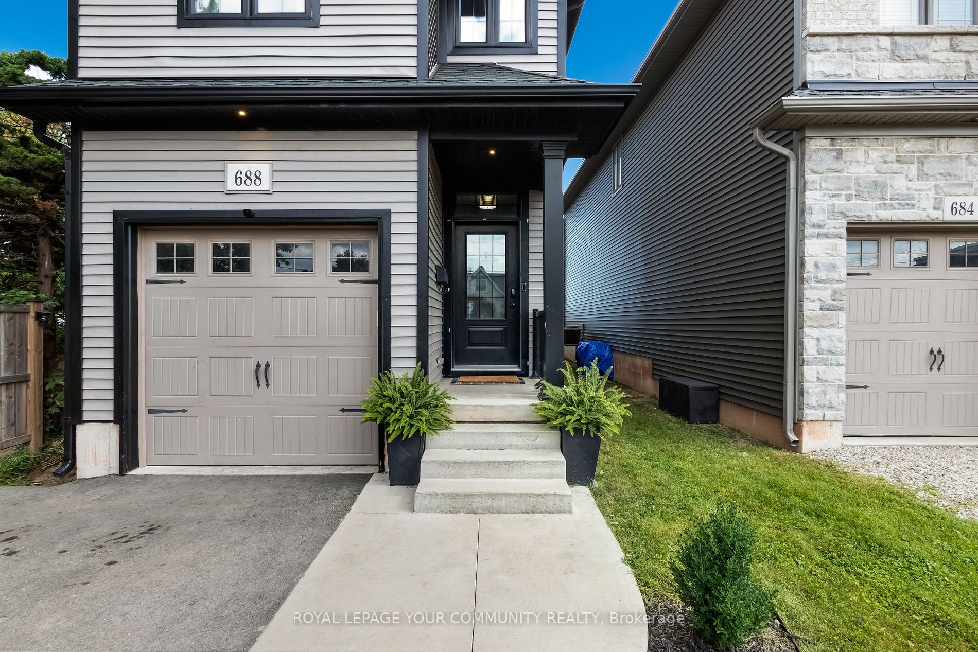 688 Dunn Ave