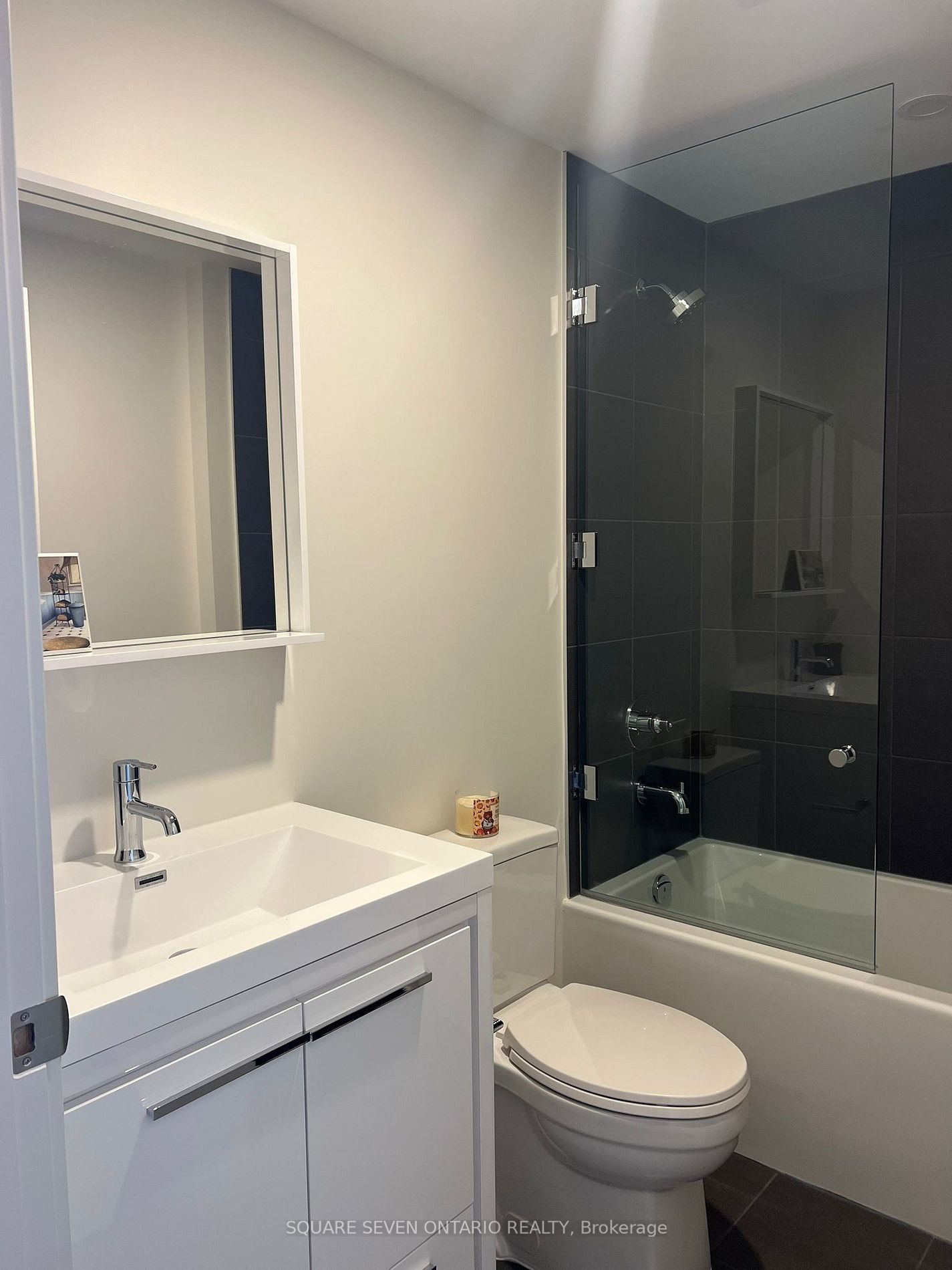212 King William Street, #1301