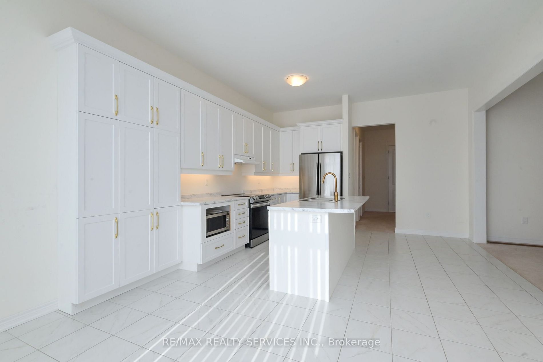 777 Gilmour Crescent