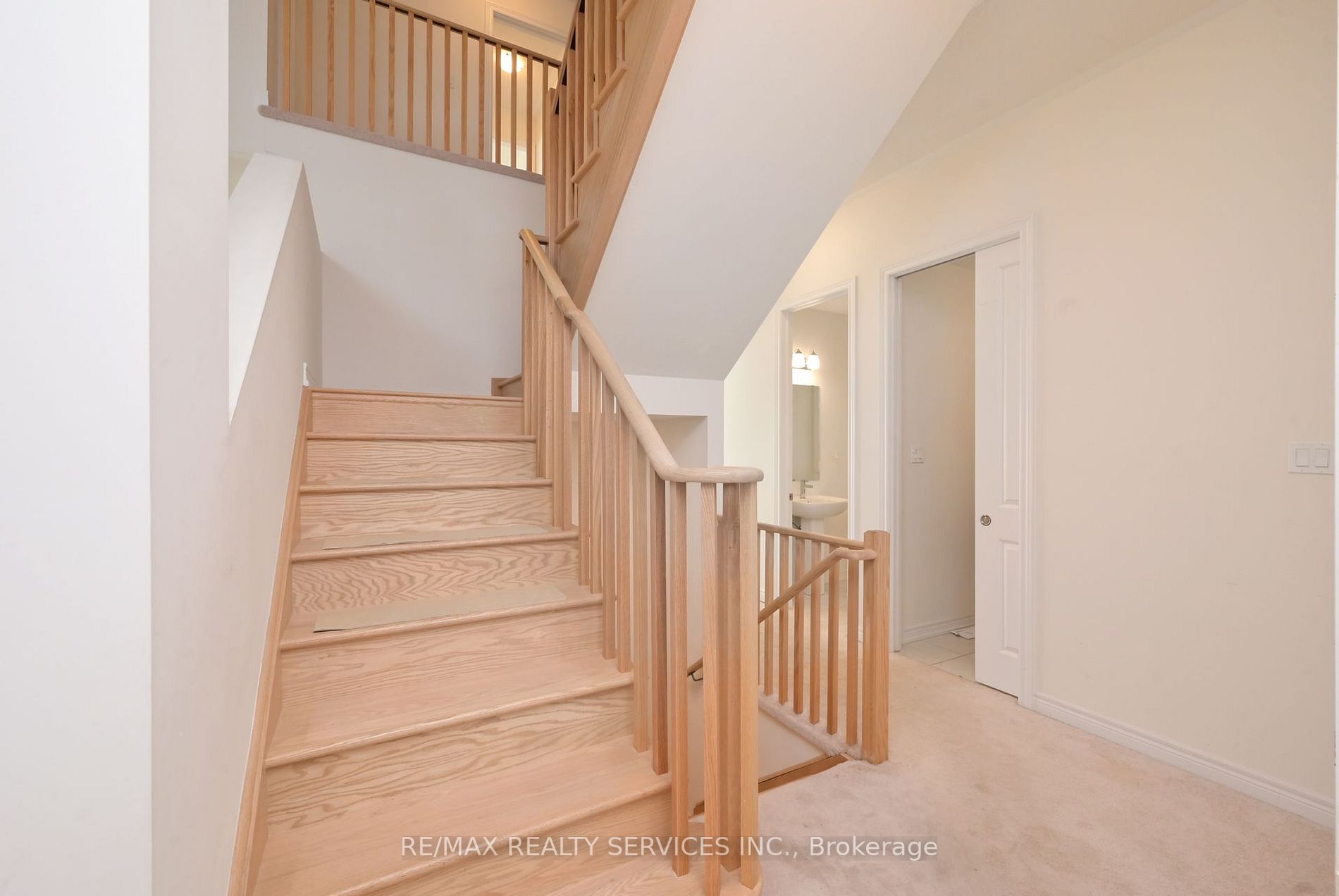 777 Gilmour Crescent