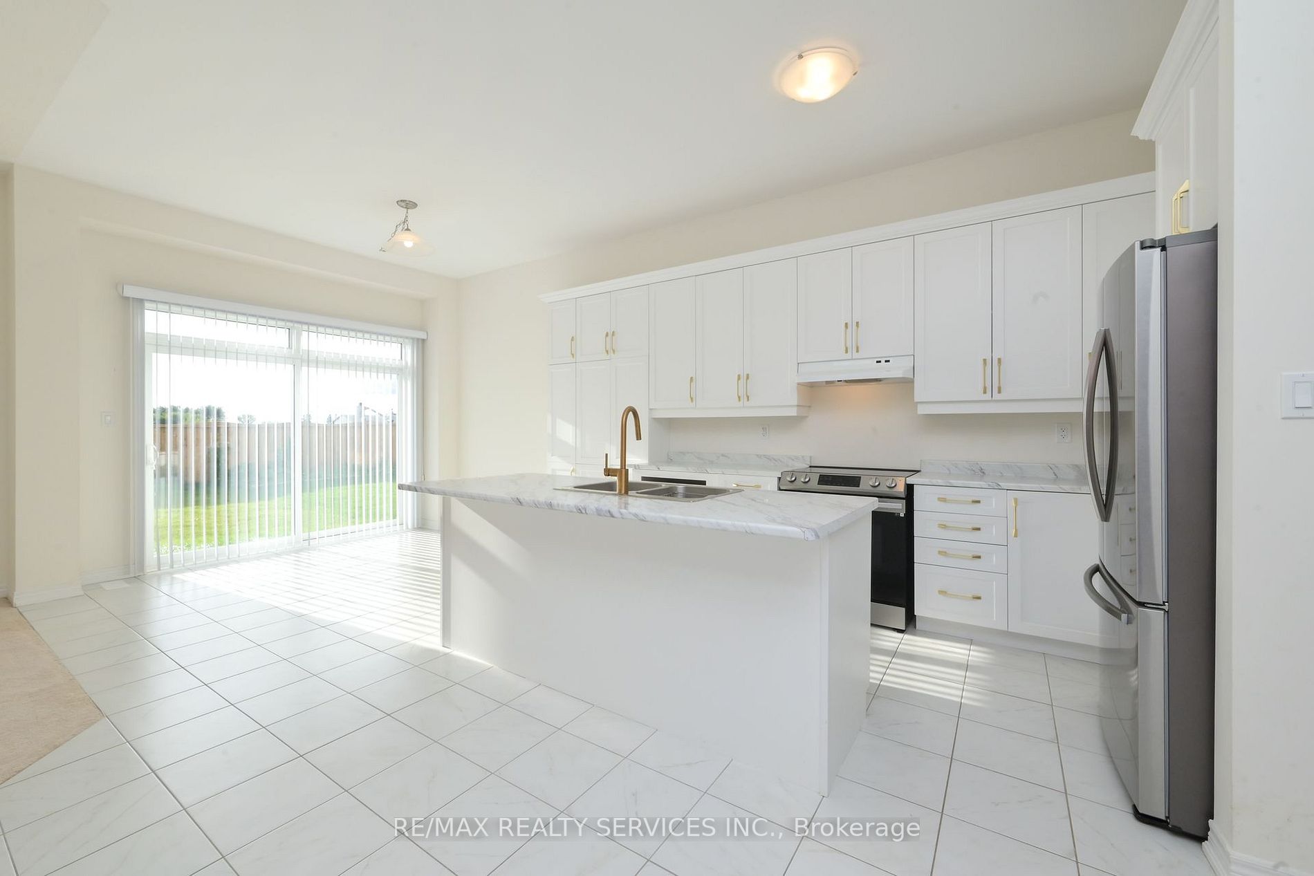 777 Gilmour Crescent