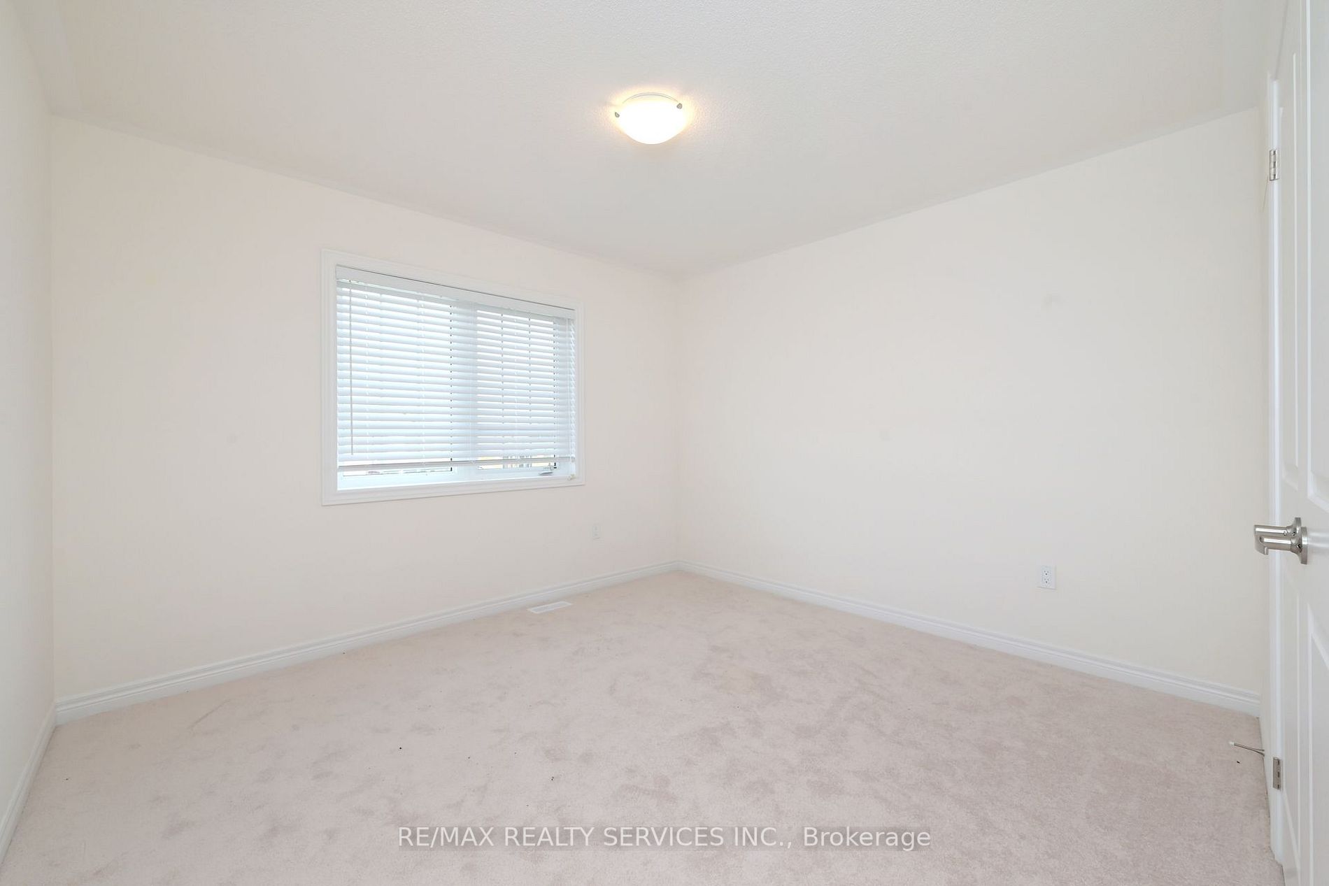 777 Gilmour Crescent