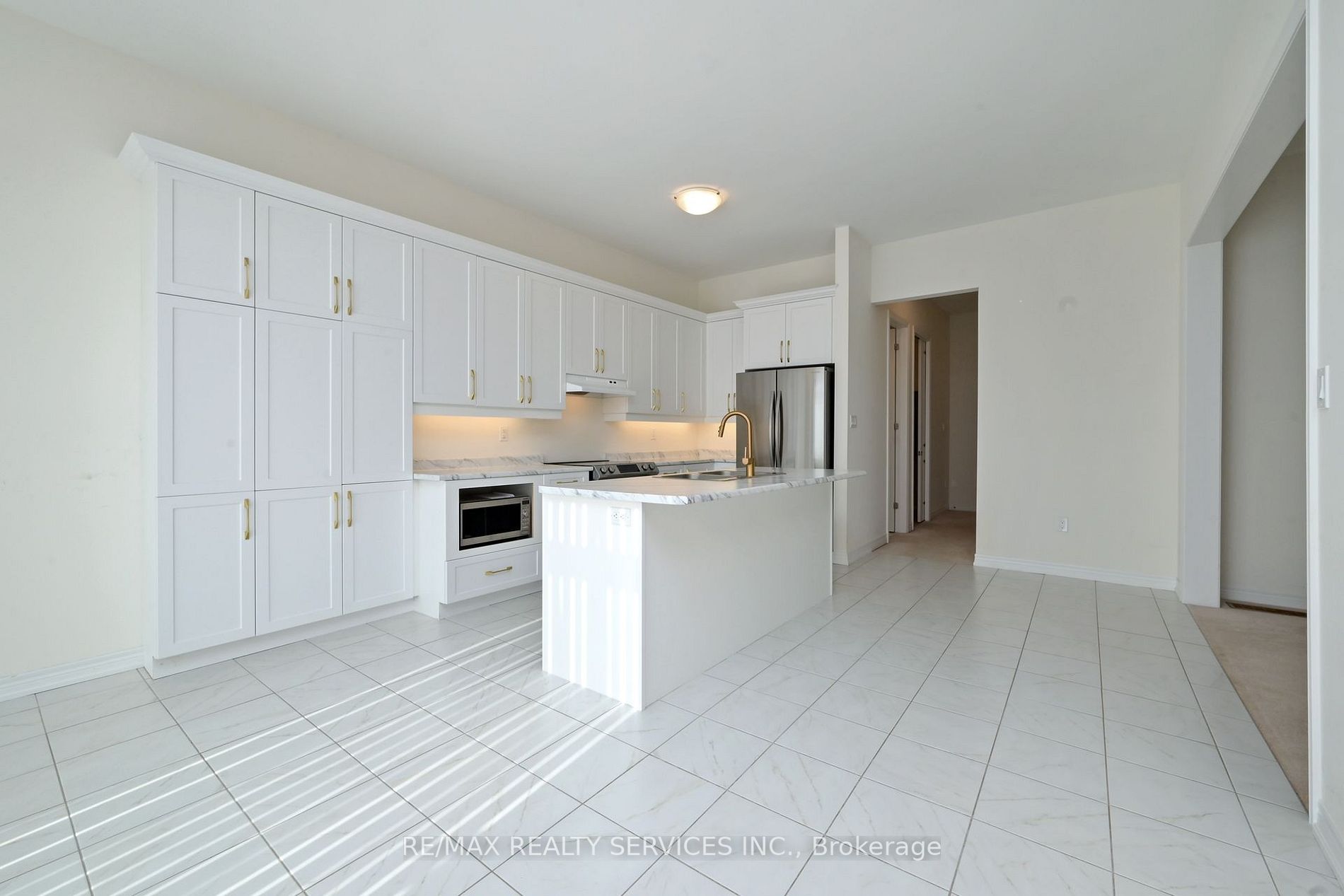 777 Gilmour Crescent